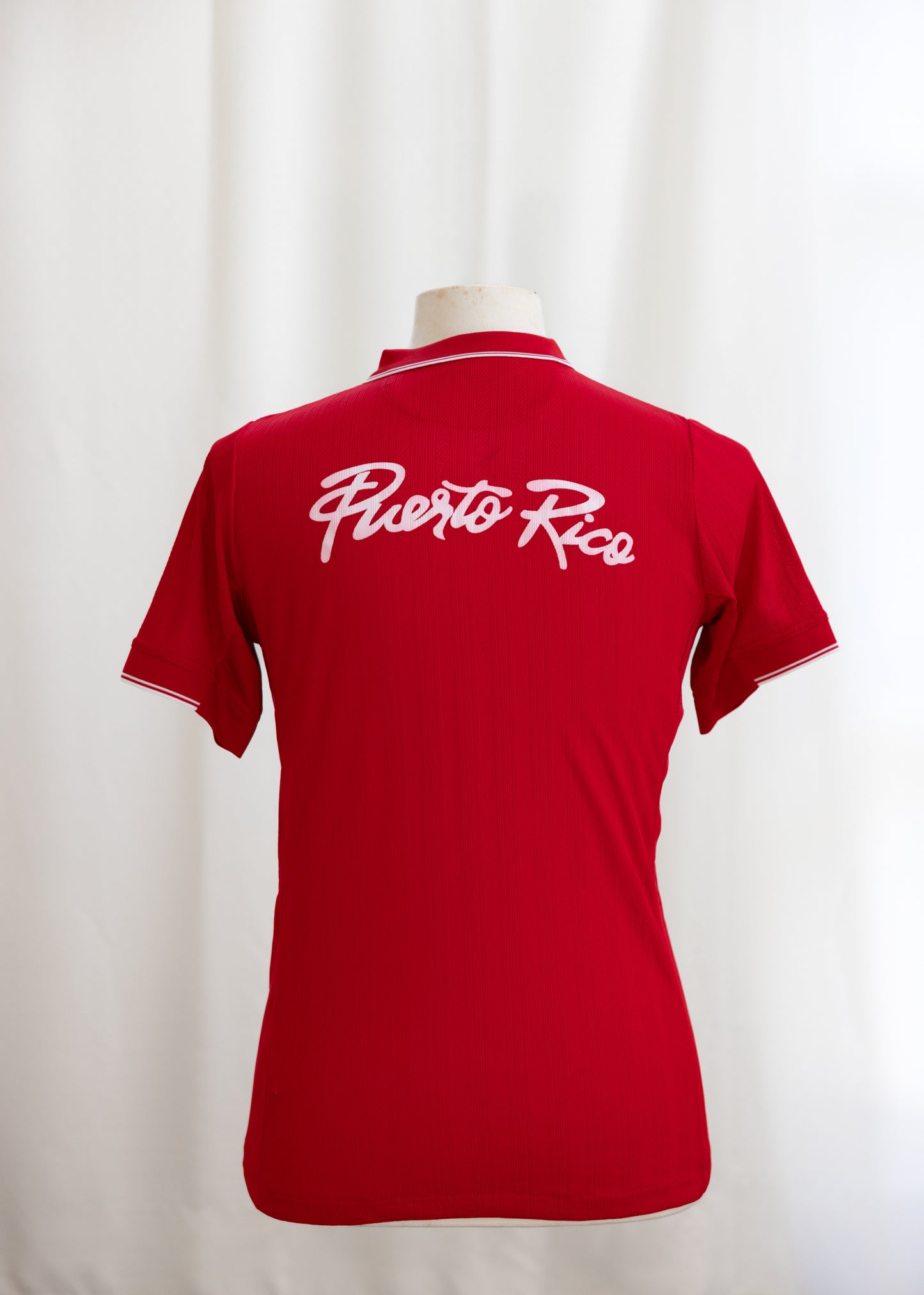 R Polo logo white
